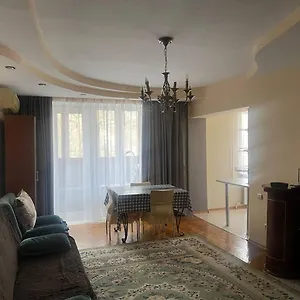 квартира трехкомнатная Алматы